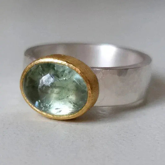 Elises | Beautiful Vintage with Smooth Green Stone | Silver Ring
