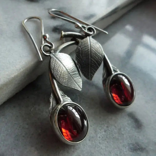 Elises | Red Gemstone | Silver Earrings